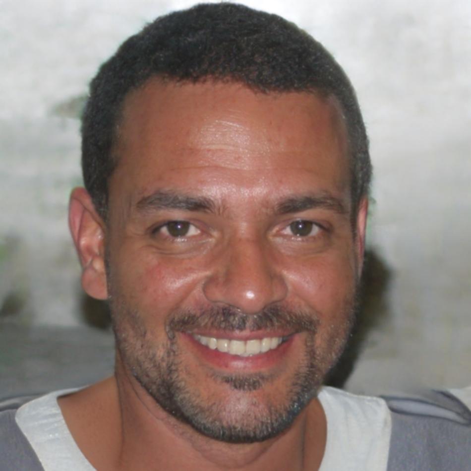 Retrato de Galaad Thévenet compartiendo su experiencia